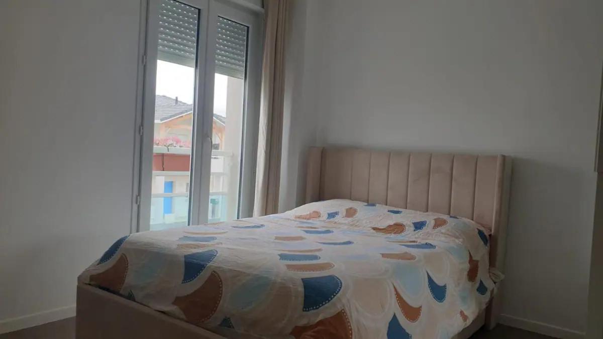 Chambre Calme Dans Une Maison Neuve Avec Jardin Billere Exterior foto